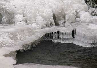 Eisformationen im Winter