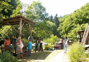 Kunst-Aktions-Tag mit Umsonst-Flohmarkt