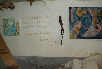 Wandbild - Engel, Kunst + Kitsch, Installation, Neuwagenmühle 2009