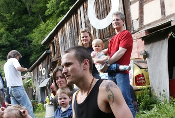Reiner mit Shevau auf dem Arm, Mühlentag 2004