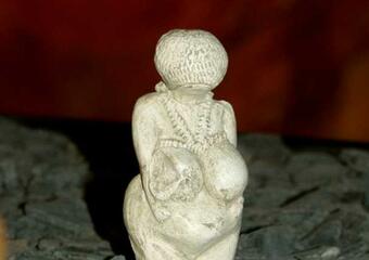 Warum reitet die Göttin Europa einen weißen Stier? - Mythos Europa - Urbild der Frau in Kunst und Mythologie  2013