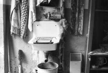 Double Drip Music  - Fluxusaktion von George Brecht (Drip Water) erweitert, Neuwagenmühle