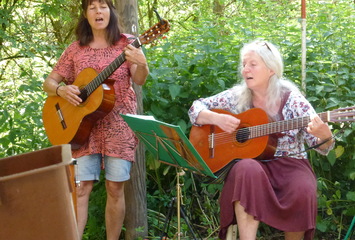 Bettina Schweer und Silvia Gilbert
