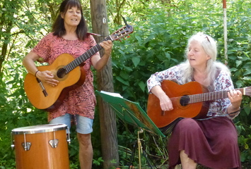 Bettina Schweer und Silvia Gilbert