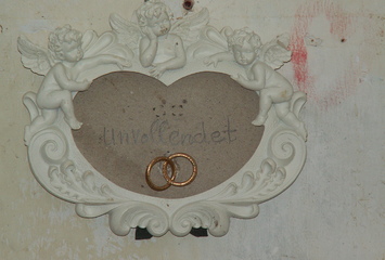 Unvollendet - Engel, Kunst + Kitsch - Installation, Neuwagenmühle 2009