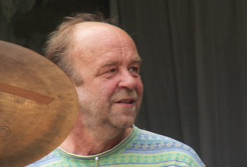 Lothar am Schlagzeug