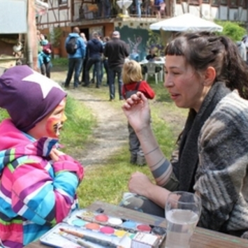 Kinderschminken mit Leonie